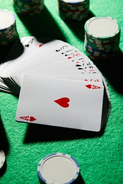 b8vip apk mobile app interface showing football markets and live-dealer options